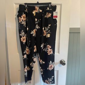 NWT: Women’s Floral Dress Pants
